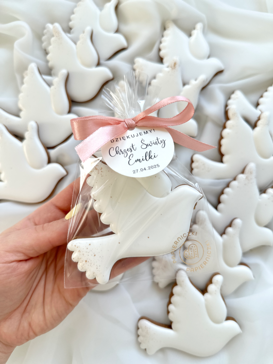 ręcznie zdobione pierniki na chrzest