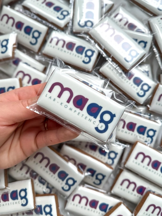 pierniki z logo firmy