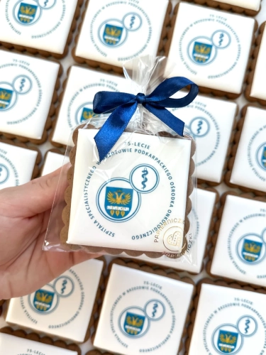 ręcznie zdobione pierniki z logo firmy , słodycze reklamowe