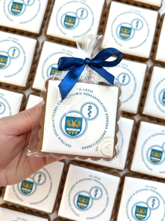 ręcznie zdobione pierniki z logo firmy , słodycze reklamowe