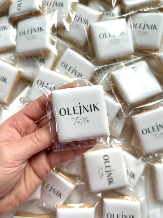 pierniki z logo firmy, słodycze reklamowe z logo
